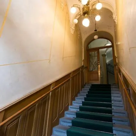 Castle King's Chic Apartment *