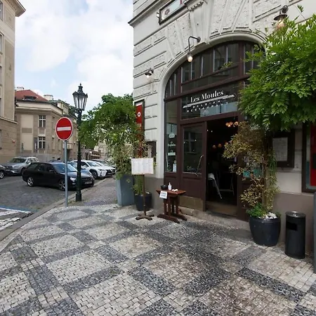 Апартаменты Castle King's Chic