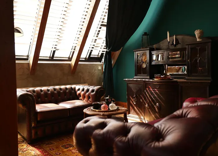 Castle King's Chic